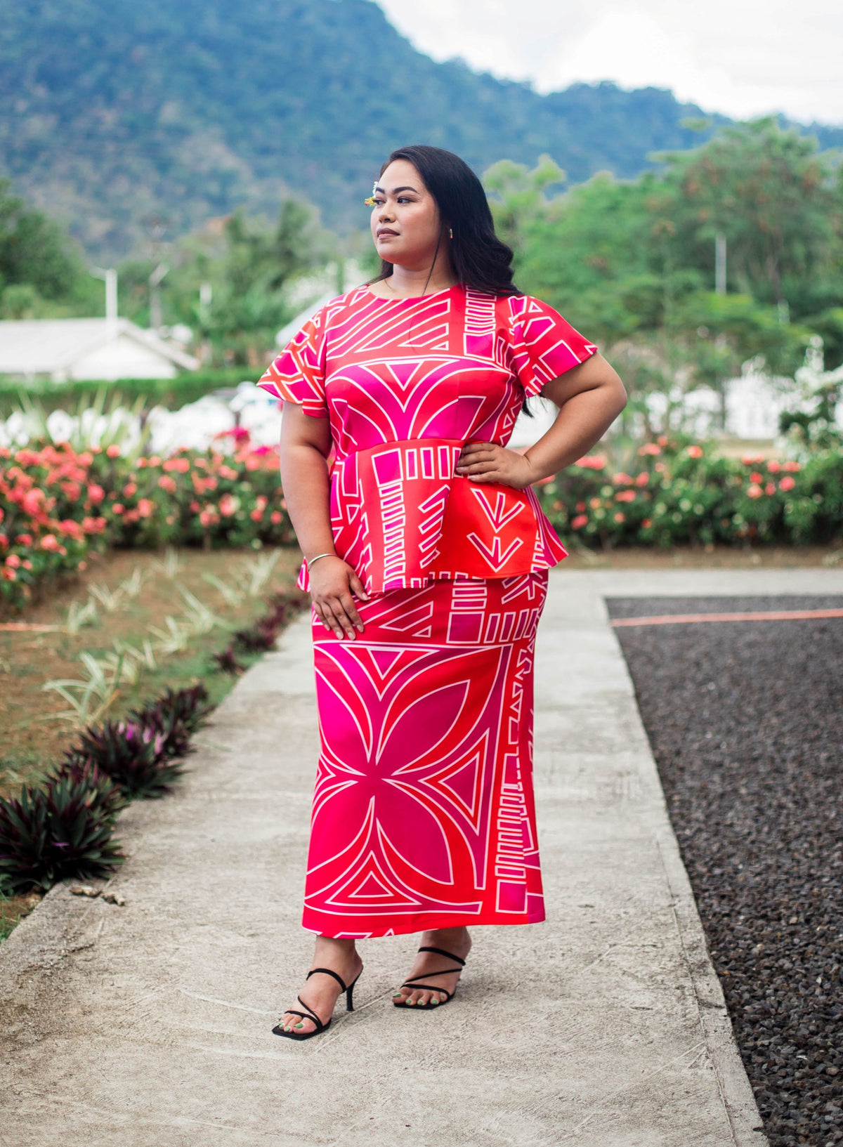 Eveni Pacific Ladies Puletasi Set - Fuchsia Flame