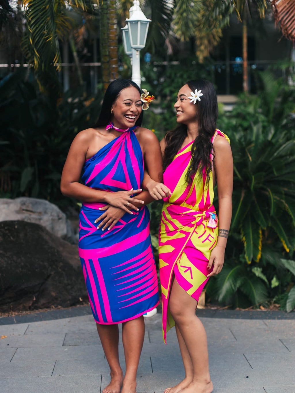 Koko Pacific Sarong Vasa Fuschia